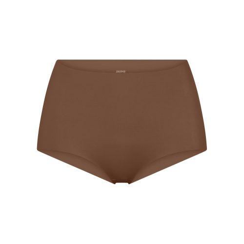 BOY SHORT