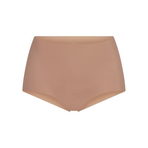 BOY SHORT
