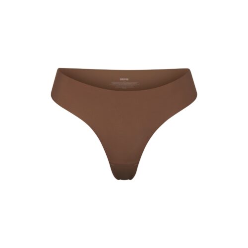 DIPPED THONG