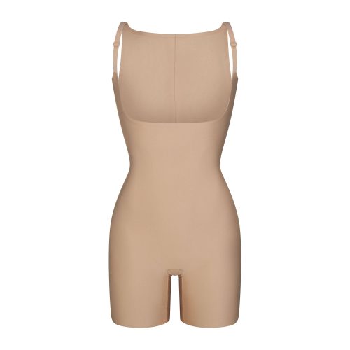 CORE SCULPT BACK SMOOTHING OPEN BUST MID THIGH BODYSUIT