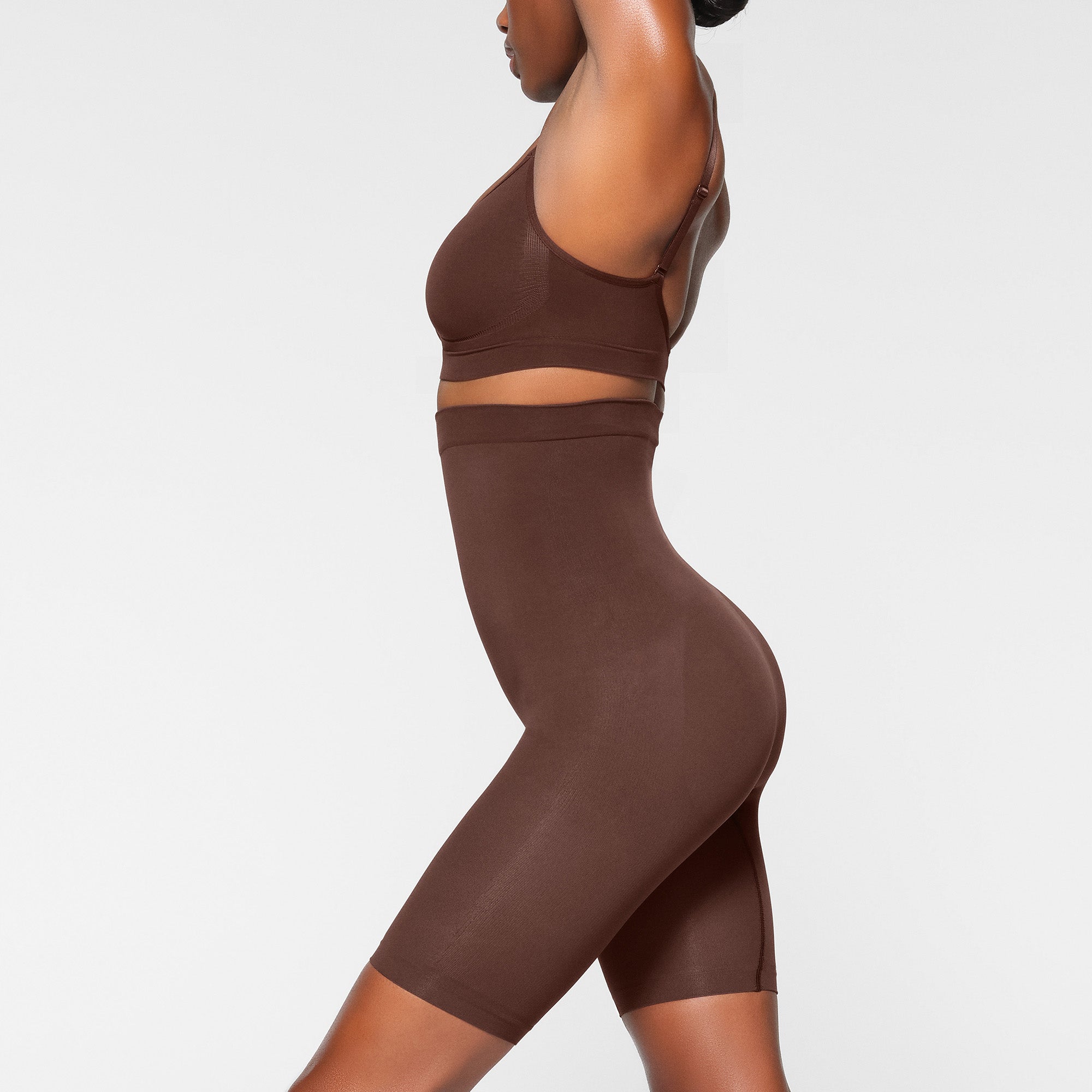 HIGH-WAISTED ABOVE THE KNEE SHORT