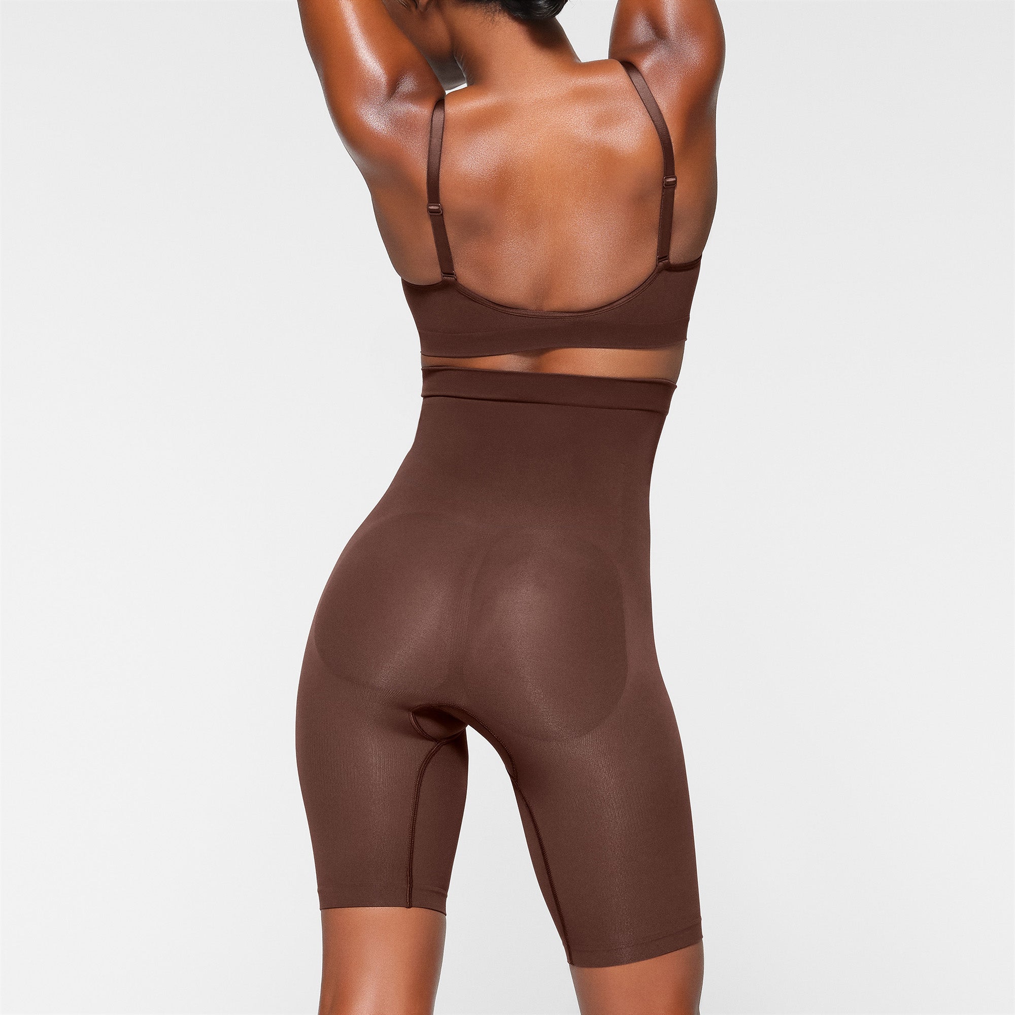 HIGH-WAISTED ABOVE THE KNEE SHORT