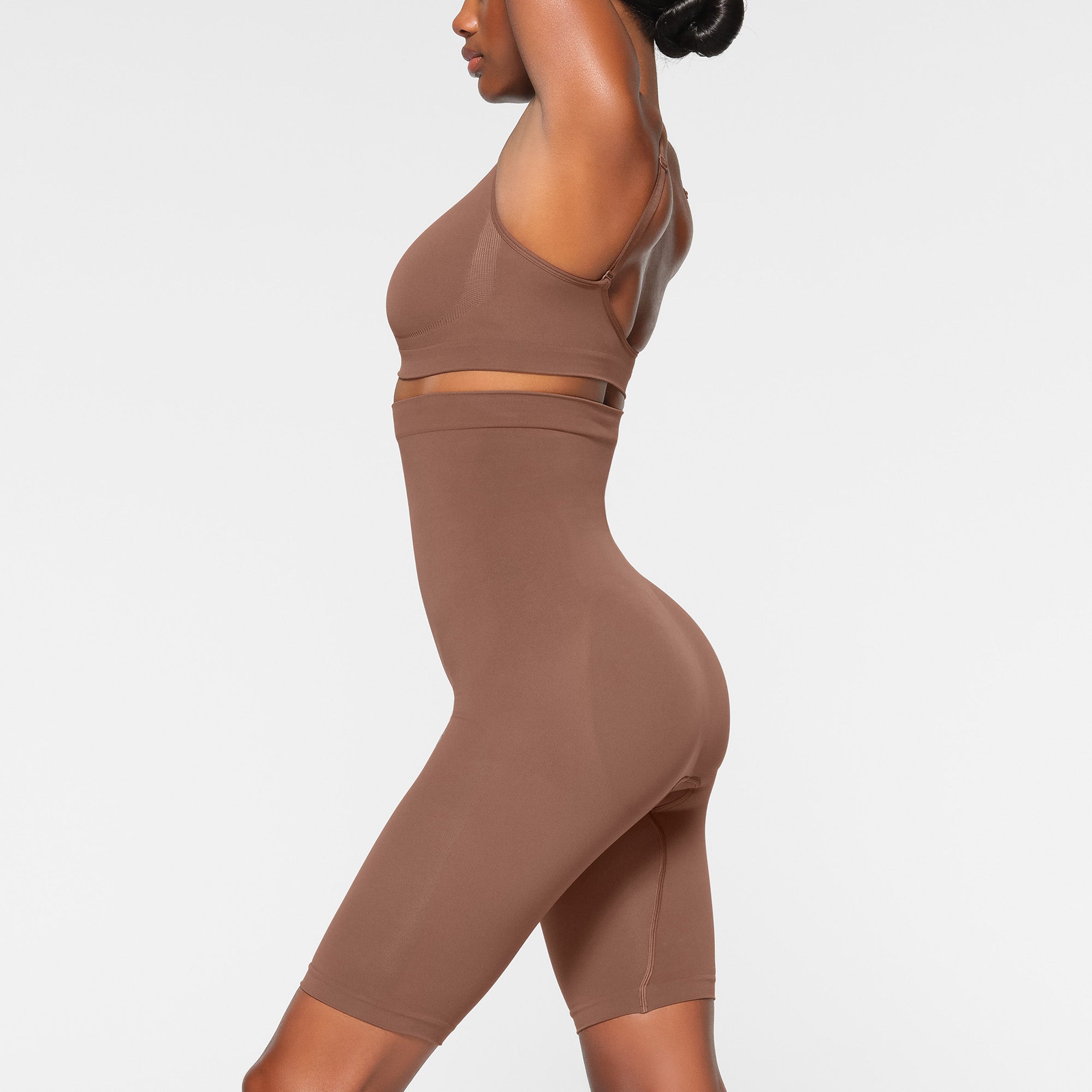 HIGH-WAISTED ABOVE THE KNEE SHORT