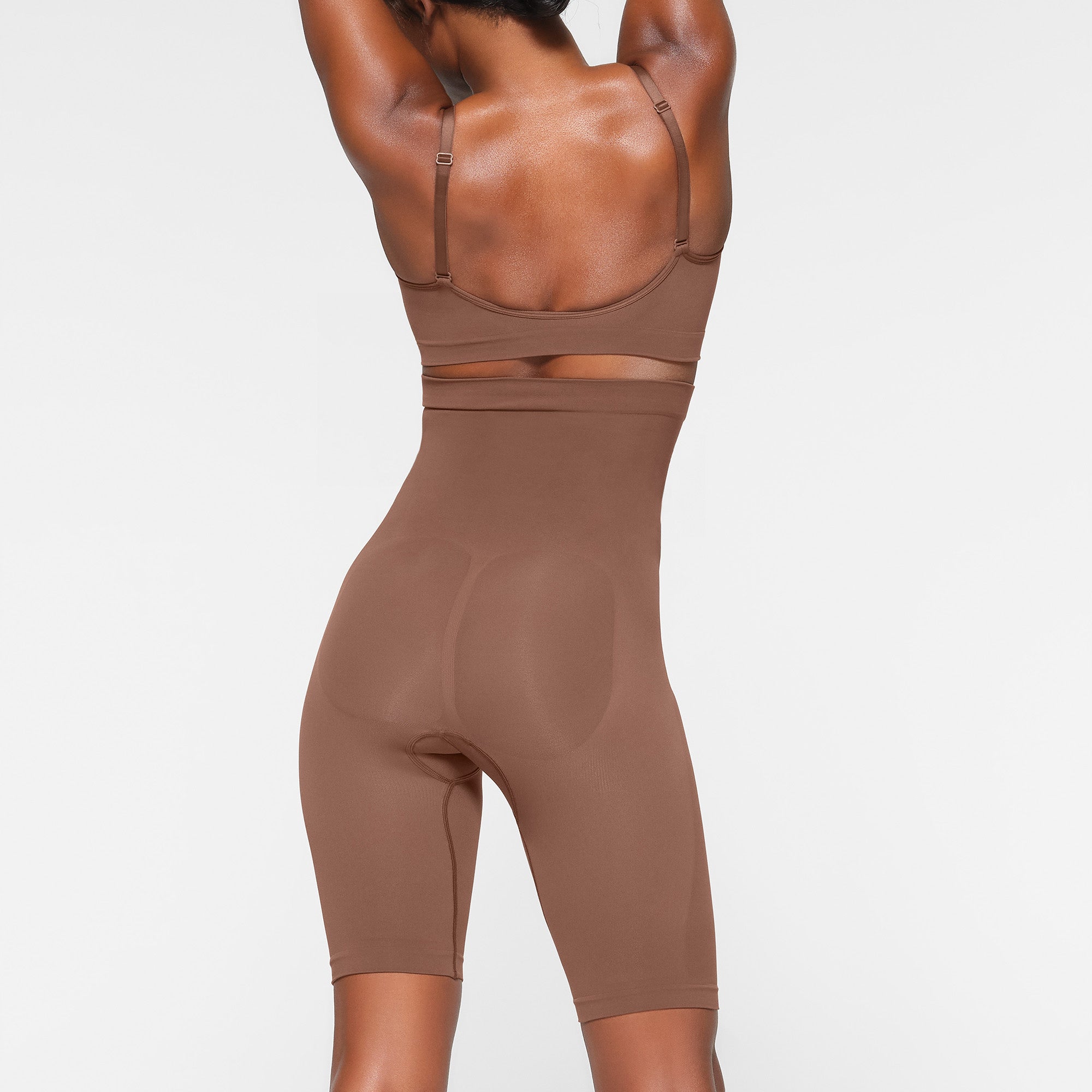 HIGH-WAISTED ABOVE THE KNEE SHORT