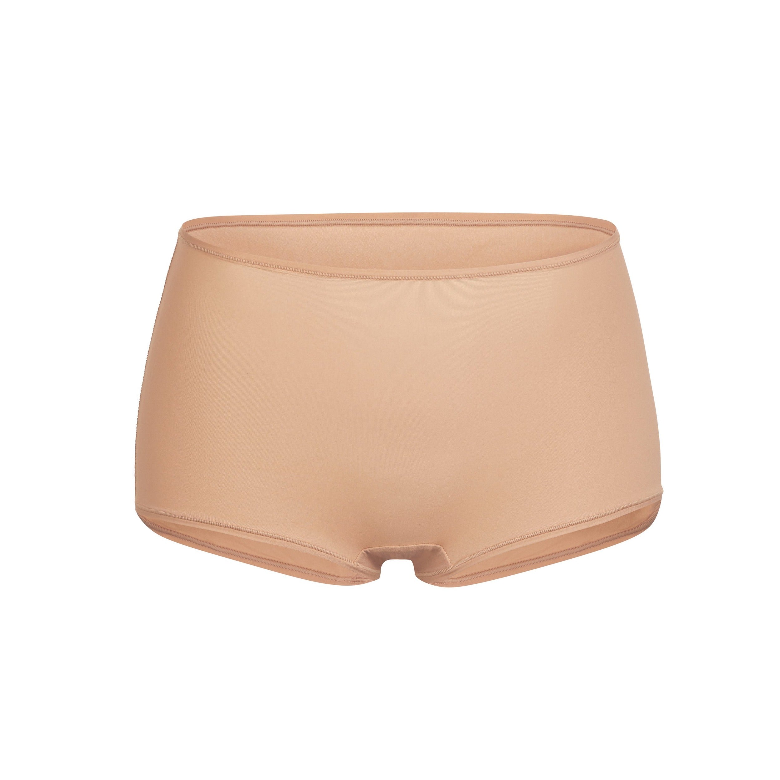 BOY SHORT
