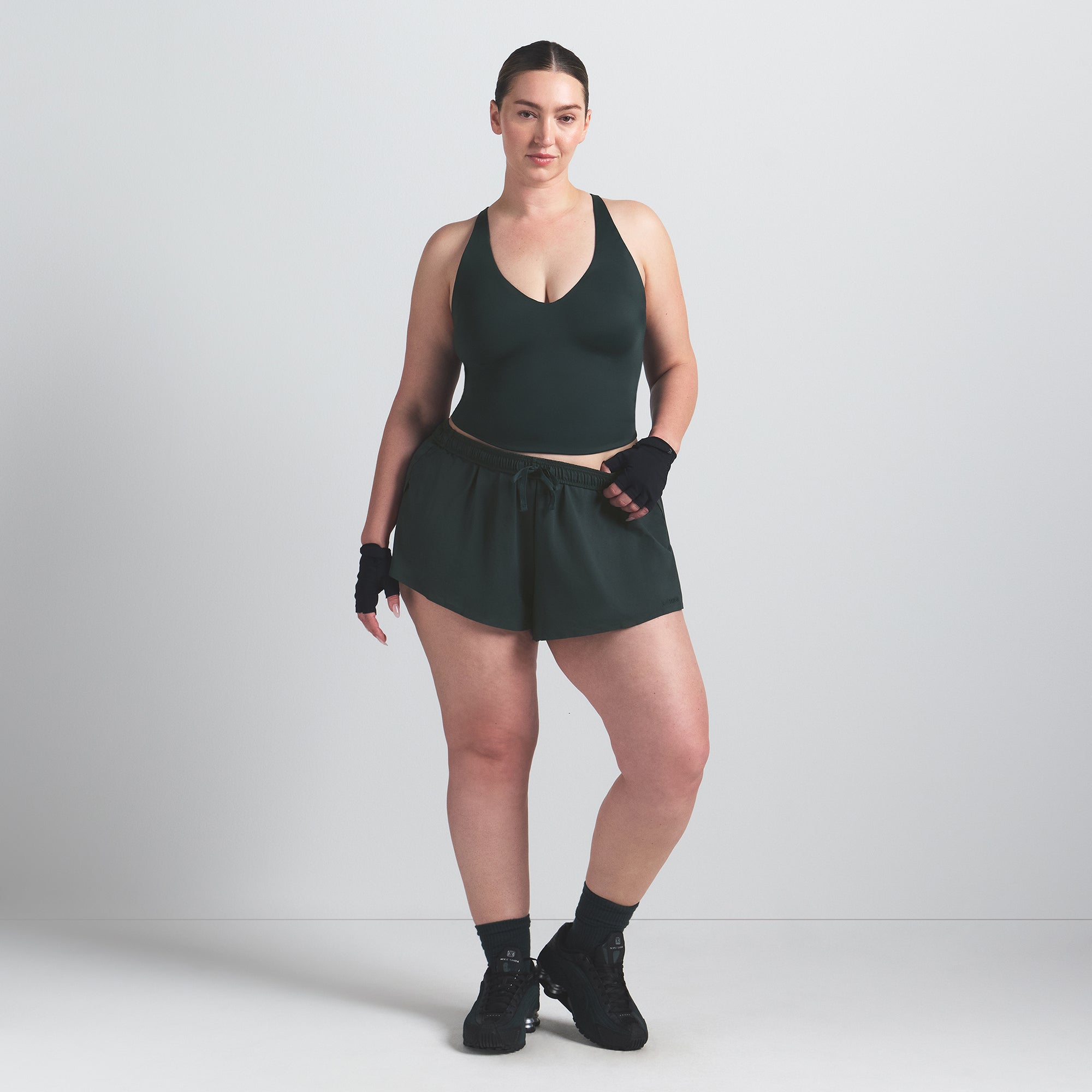 V-NECK TANK