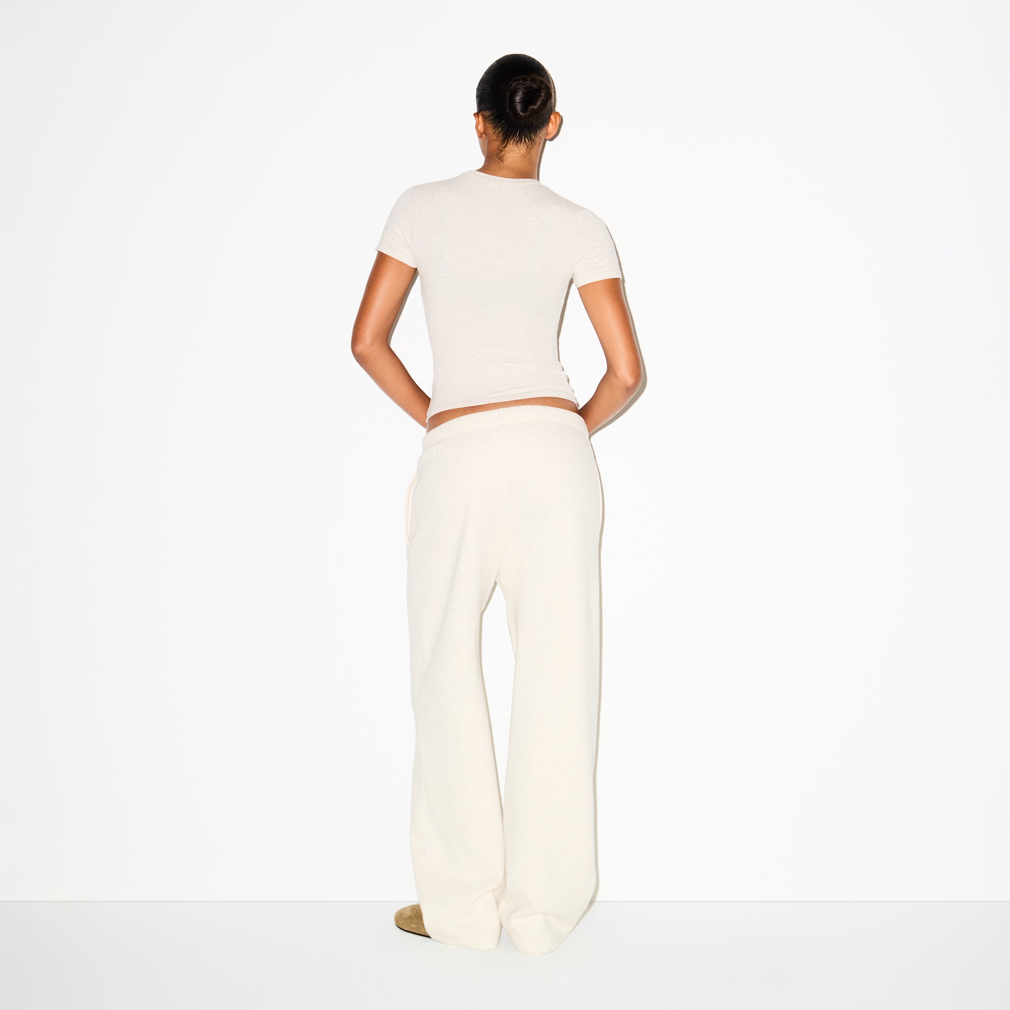 CLASSIC STRAIGHT LEG PANT