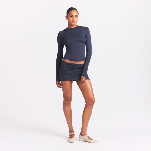 LONG SLEEVE CREW NECK TOP