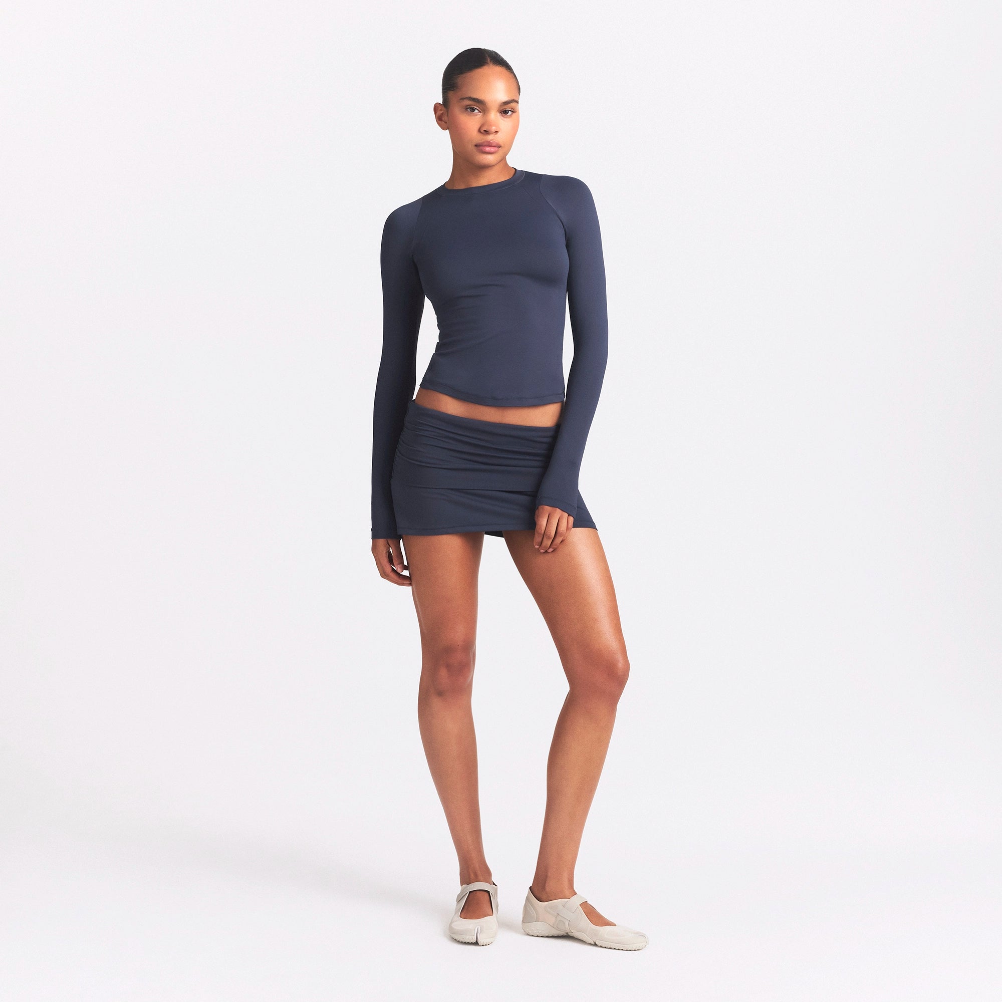 LONG SLEEVE CREW NECK TOP