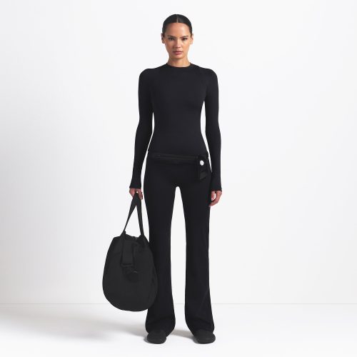 LONG SLEEVE CREW NECK TOP