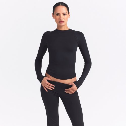 LONG SLEEVE CREW NECK TOP