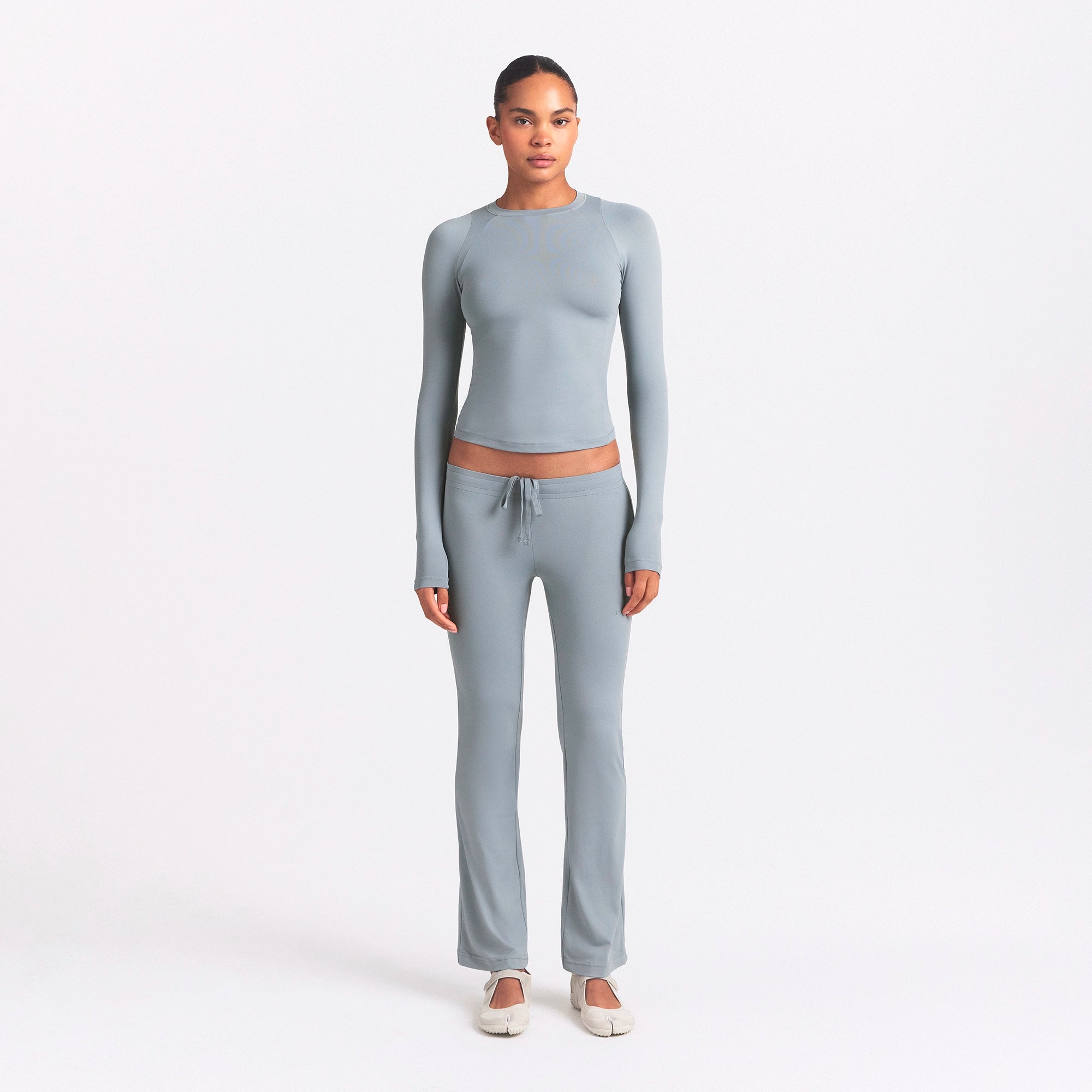 LONG SLEEVE CREW NECK TOP