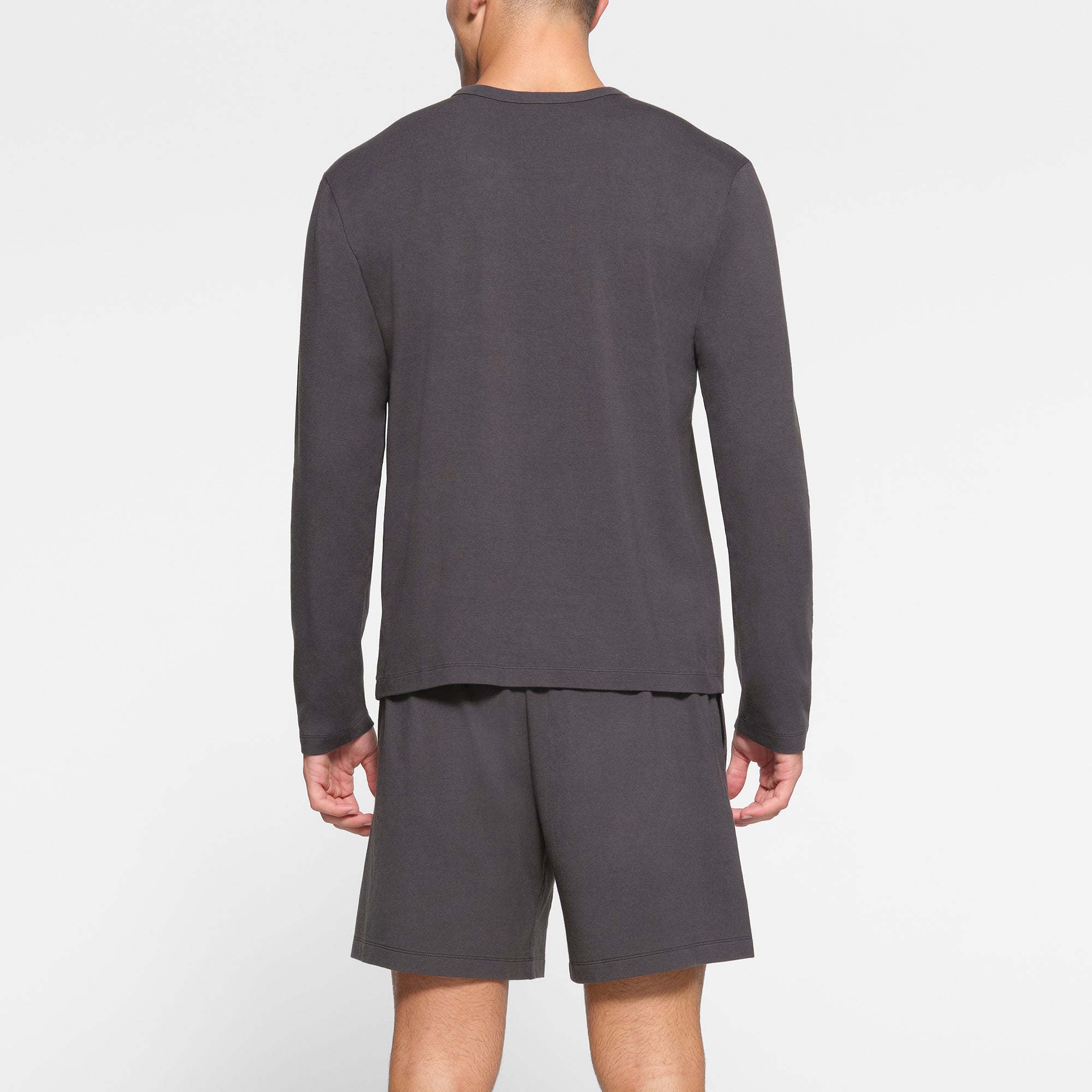 MENS RELAXED LONG SLEEVE T-SHIRT