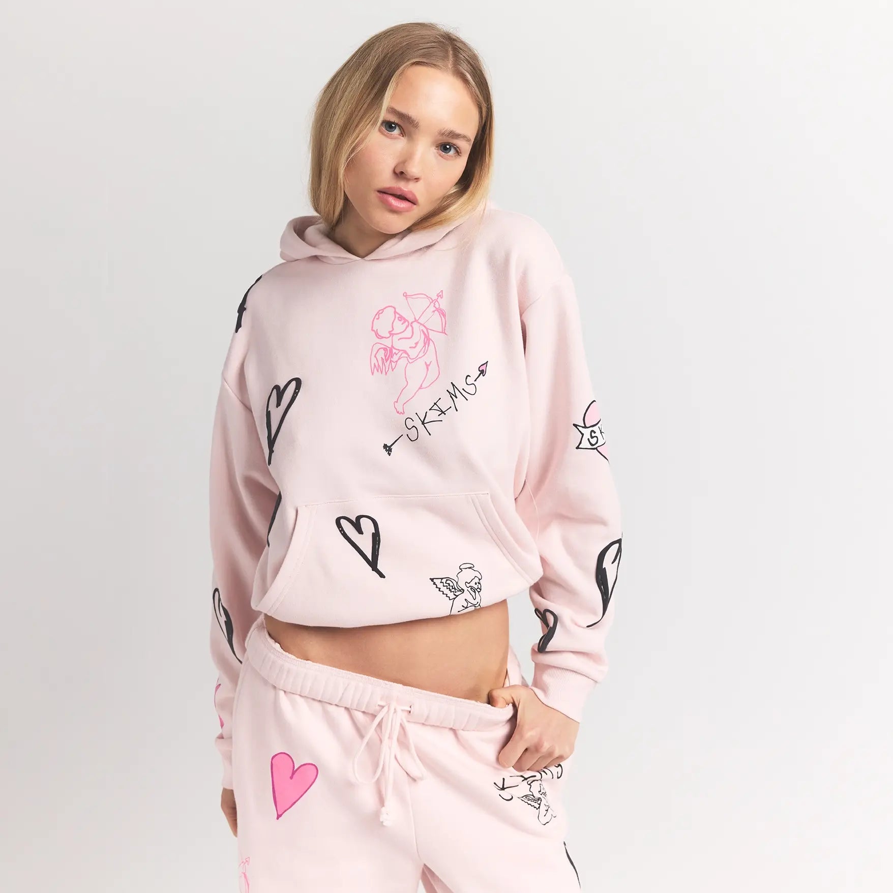CLASSIC HOODIE