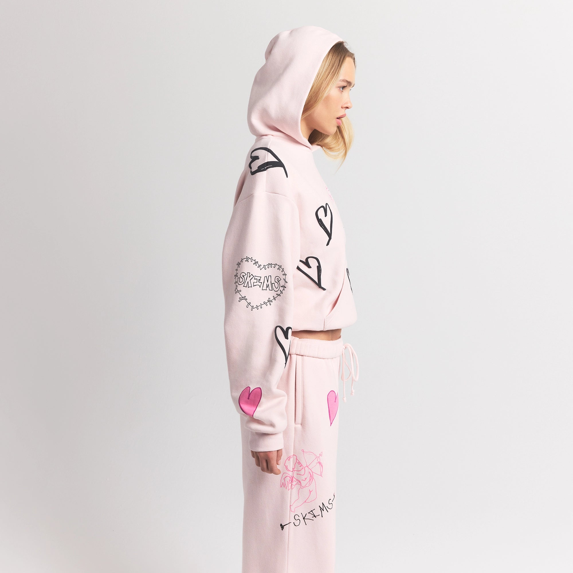 CLASSIC HOODIE