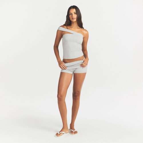 ASYMMETRICAL TOP