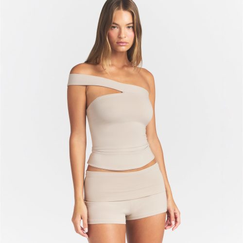 ASYMMETRICAL TOP