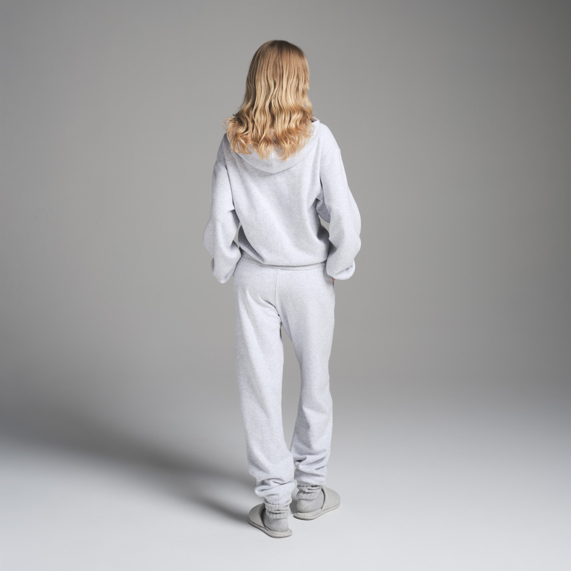 CLASSIC ZIP UP HOODIE