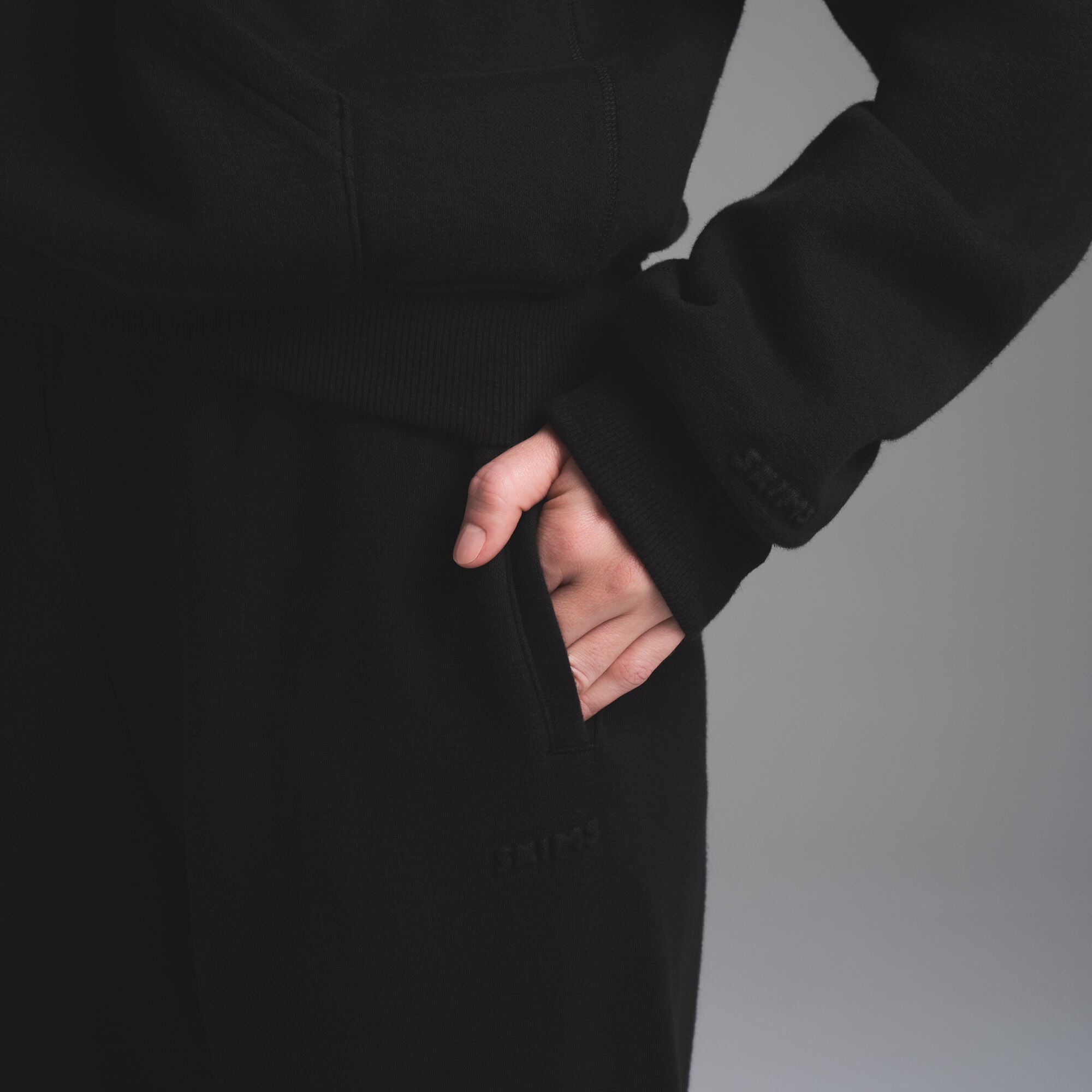 CLASSIC ZIP UP HOODIE